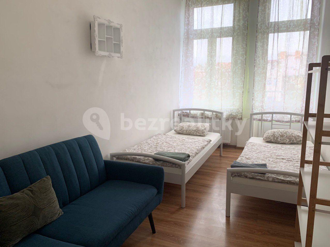 Prenájom bytu 2-izbový 65 m², Ruská, Teplice, Ústecký kraj