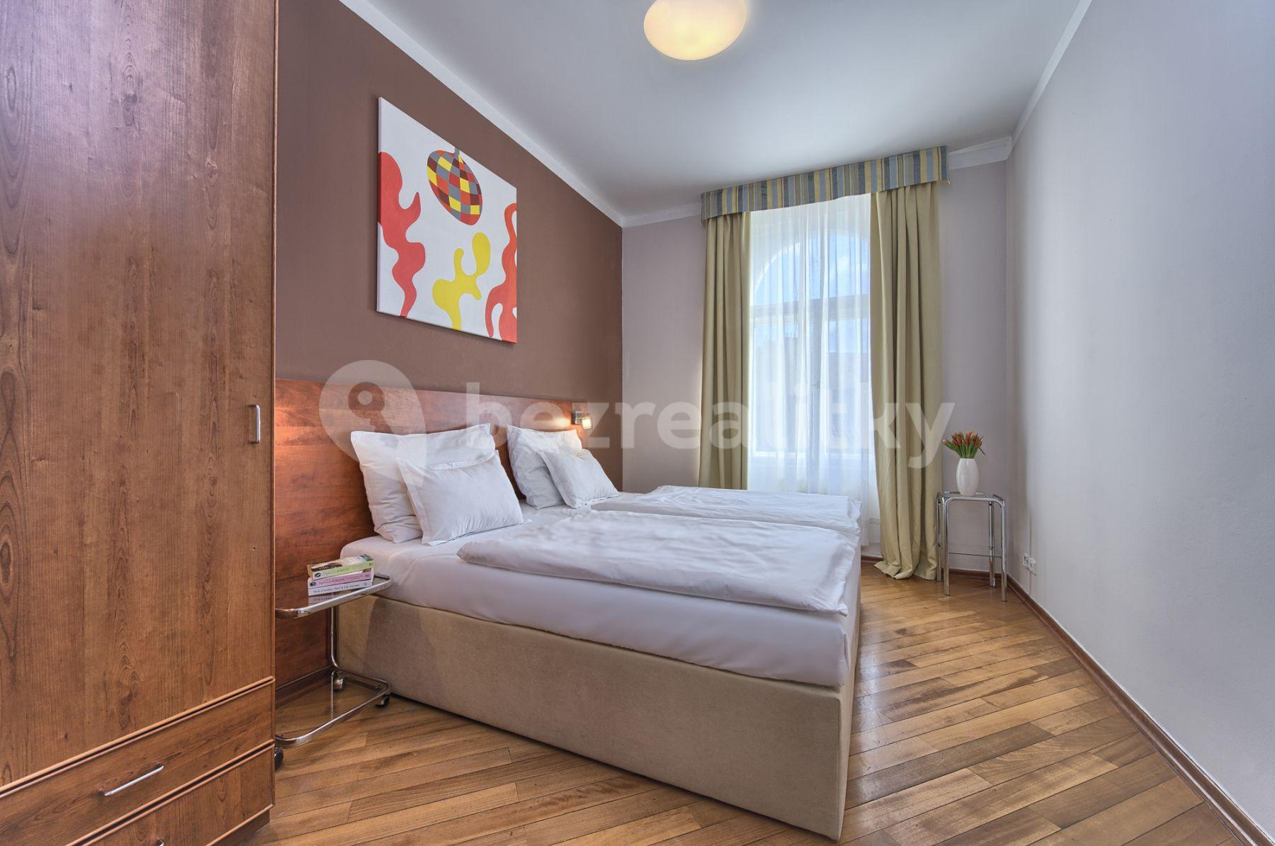 Prenájom bytu 2-izbový 65 m², Masná, Praha, Praha