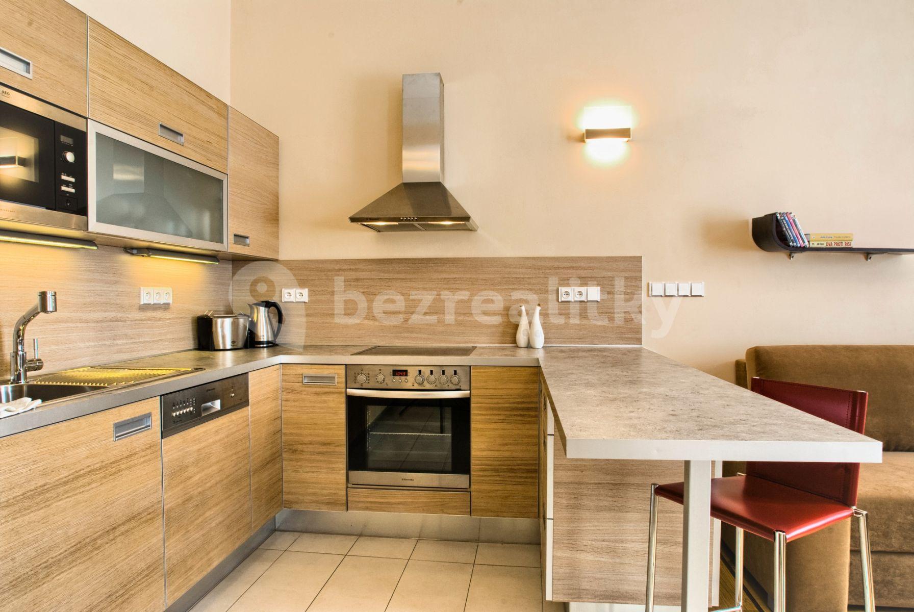 Prenájom bytu 2-izbový 72 m², Karoliny Světlé, Praha, Praha