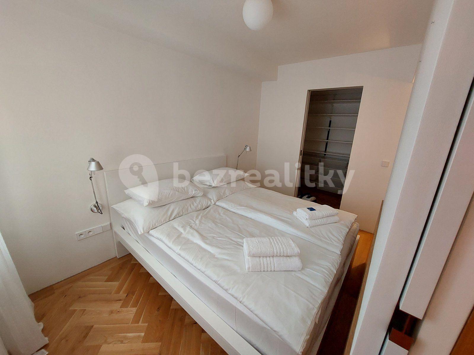 Prenájom bytu 1-izbový 35 m², Krásného, Praha, Praha