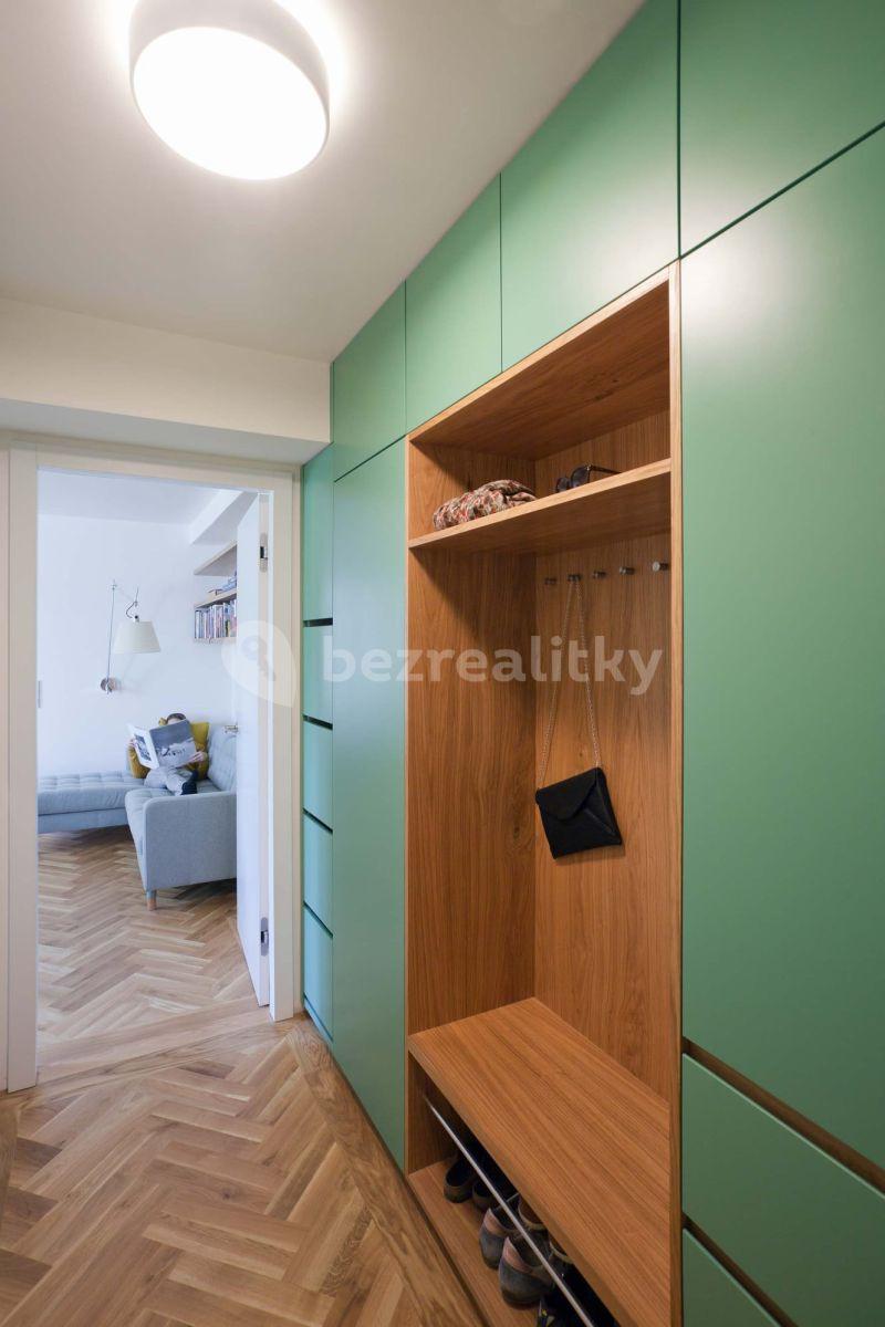 Prenájom bytu 1-izbový 35 m², Krásného, Praha, Praha