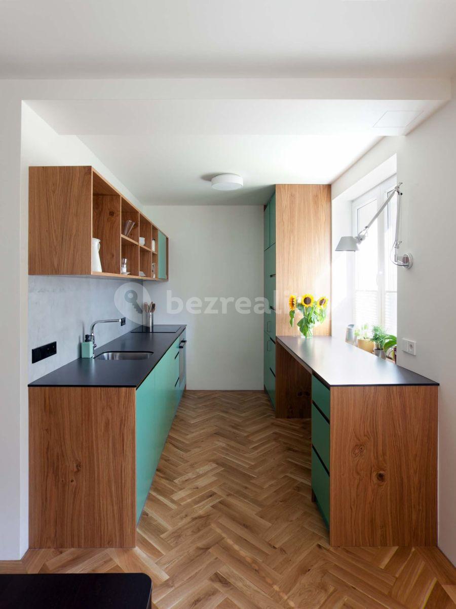 Prenájom bytu 1-izbový 35 m², Krásného, Praha, Praha