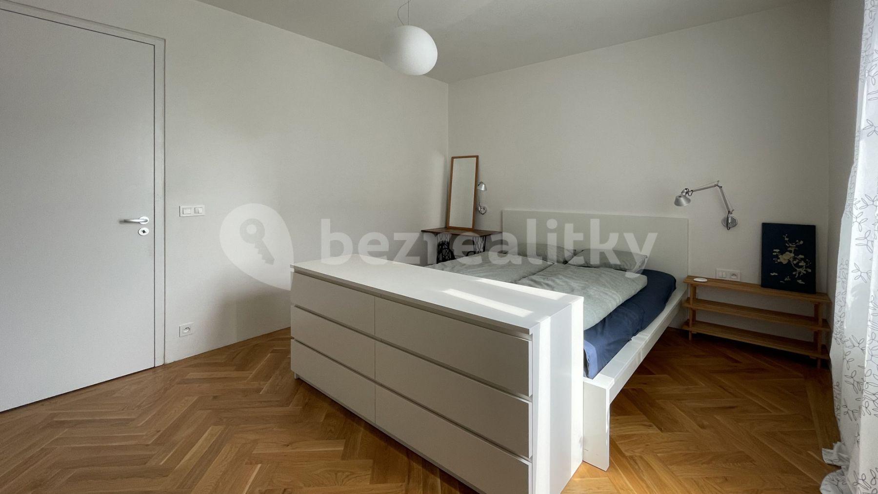 Prenájom bytu 2-izbový 45 m², Pod dvorem, Praha, Praha