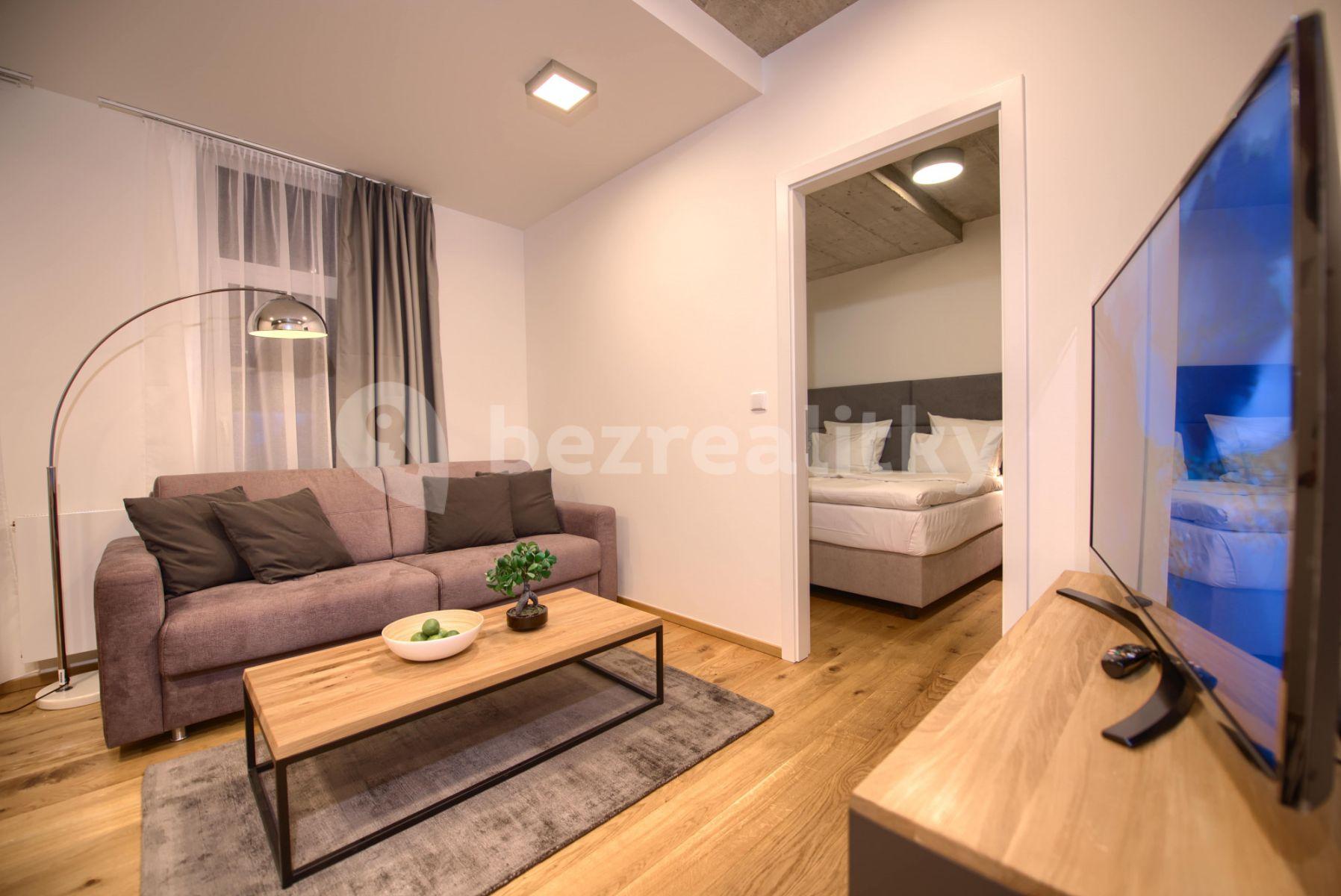 Prenájom bytu 2-izbový 50 m², Soukenická, Praha, Praha