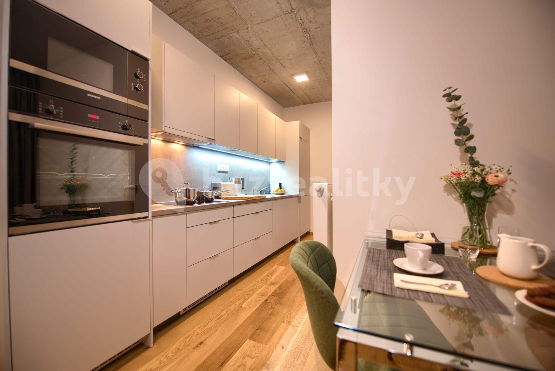 Prenájom bytu 2-izbový 50 m², Soukenická, Praha, Praha