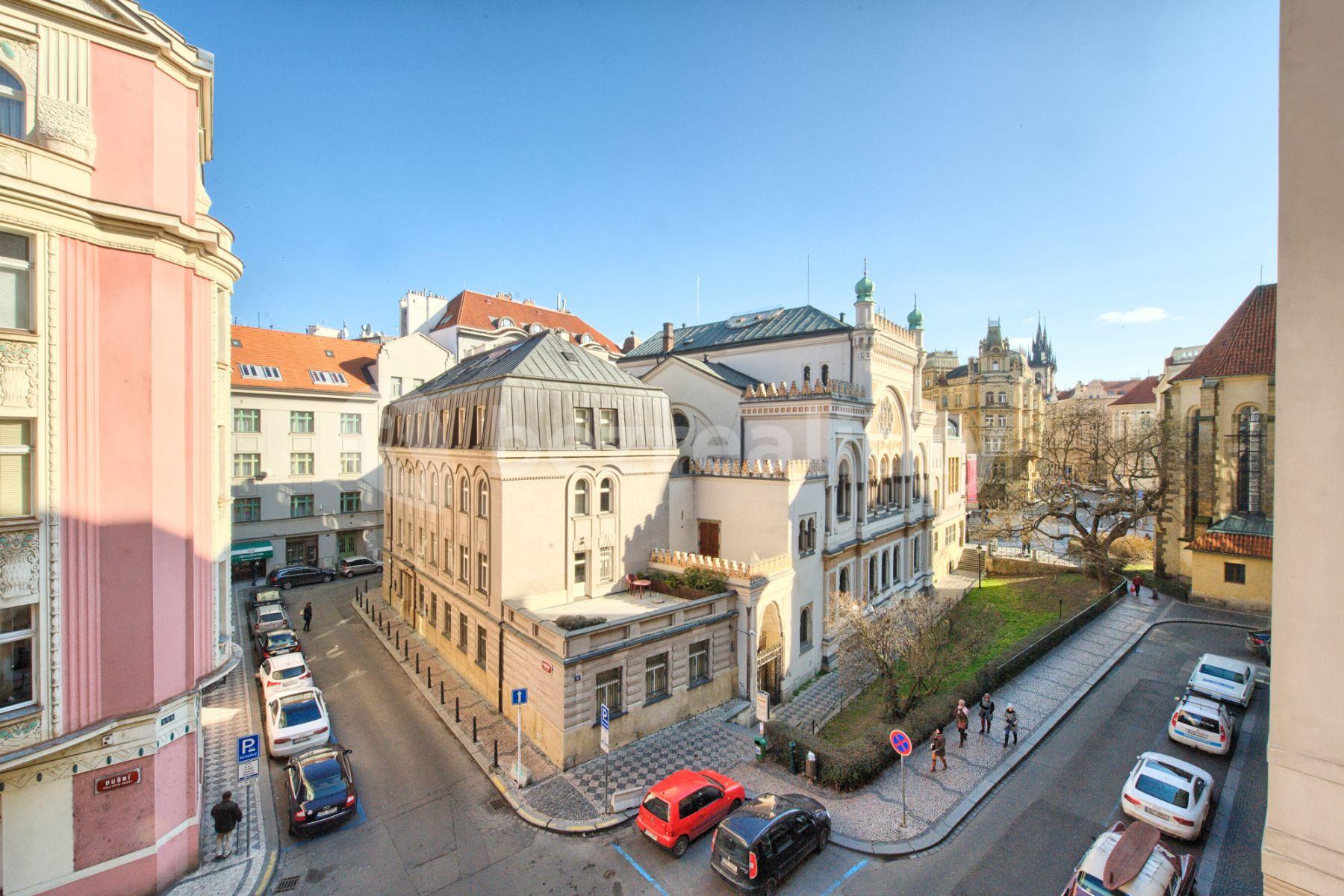 Prenájom bytu 3-izbový 97 m², Dušní, Praha, Praha