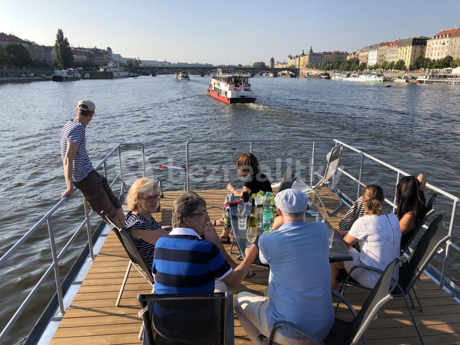 Prenájom bytu 1-izbový 36 m², Sanderova, Praha, Praha