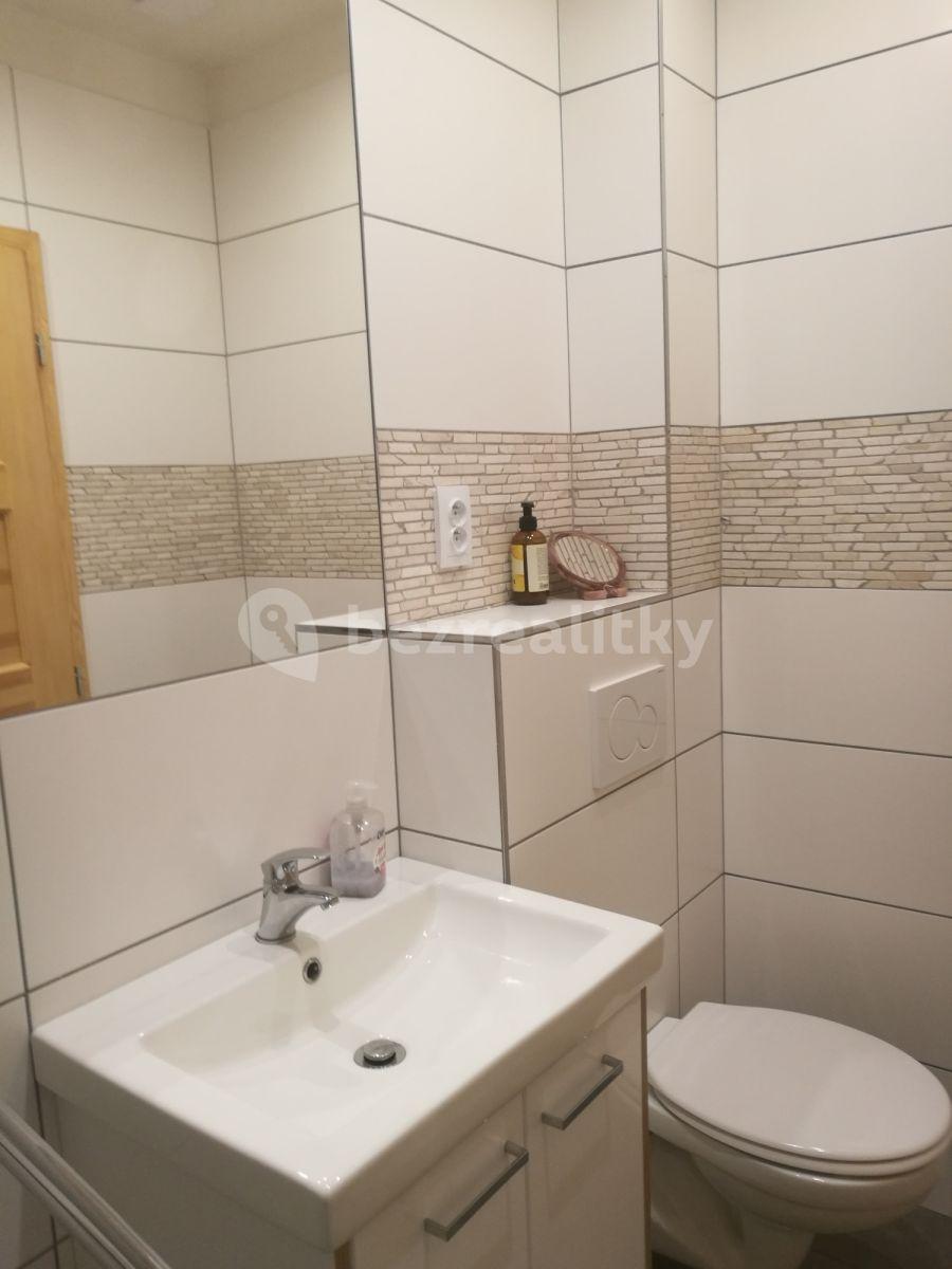 Prenájom bytu 2-izbový 52 m², Husinecká, Praha, Praha