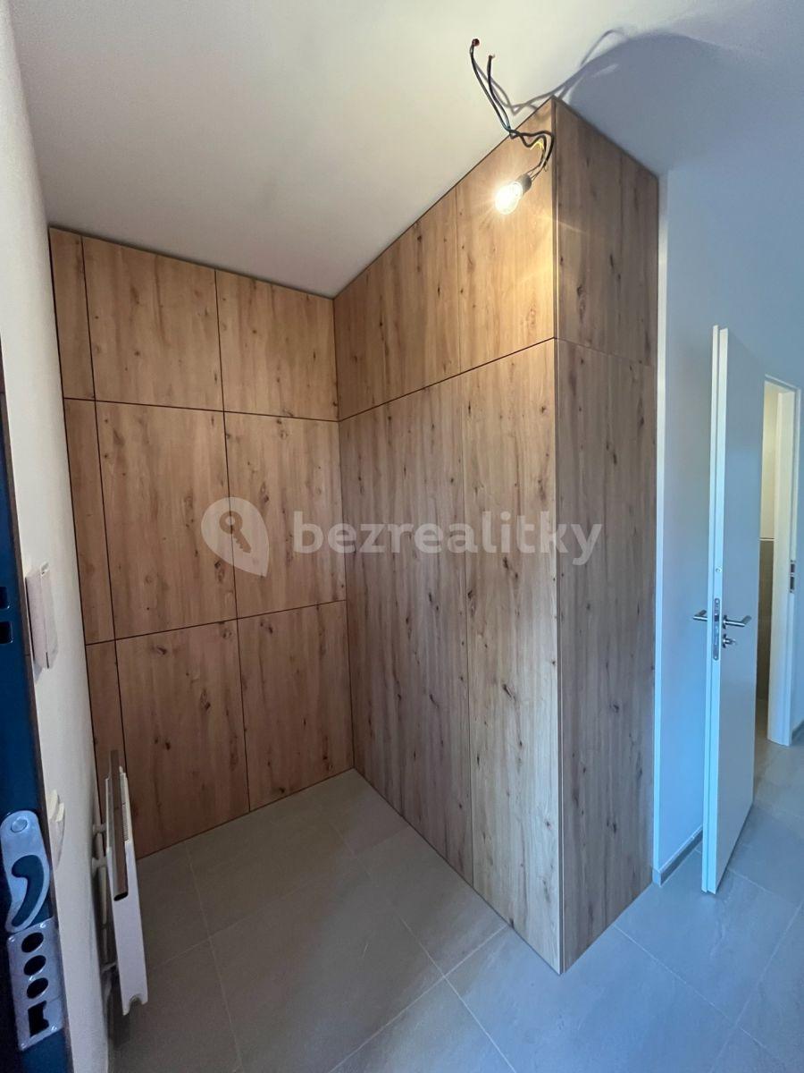 Prenájom bytu 1-izbový 32 m², Milánská, Praha, Praha