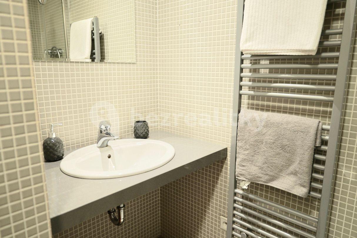 Prenájom bytu 1-izbový 29 m², Korunní, Praha, Praha