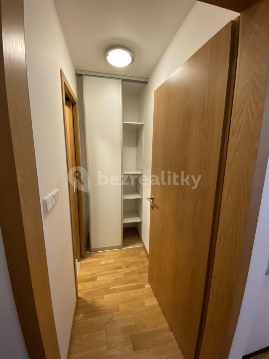 Prenájom bytu 1-izbový 29 m², Korunní, Praha, Praha