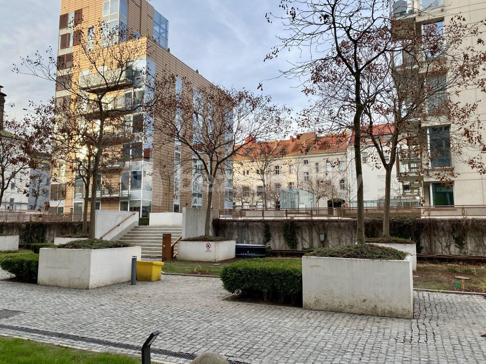 Prenájom bytu 1-izbový 29 m², Korunní, Praha, Praha