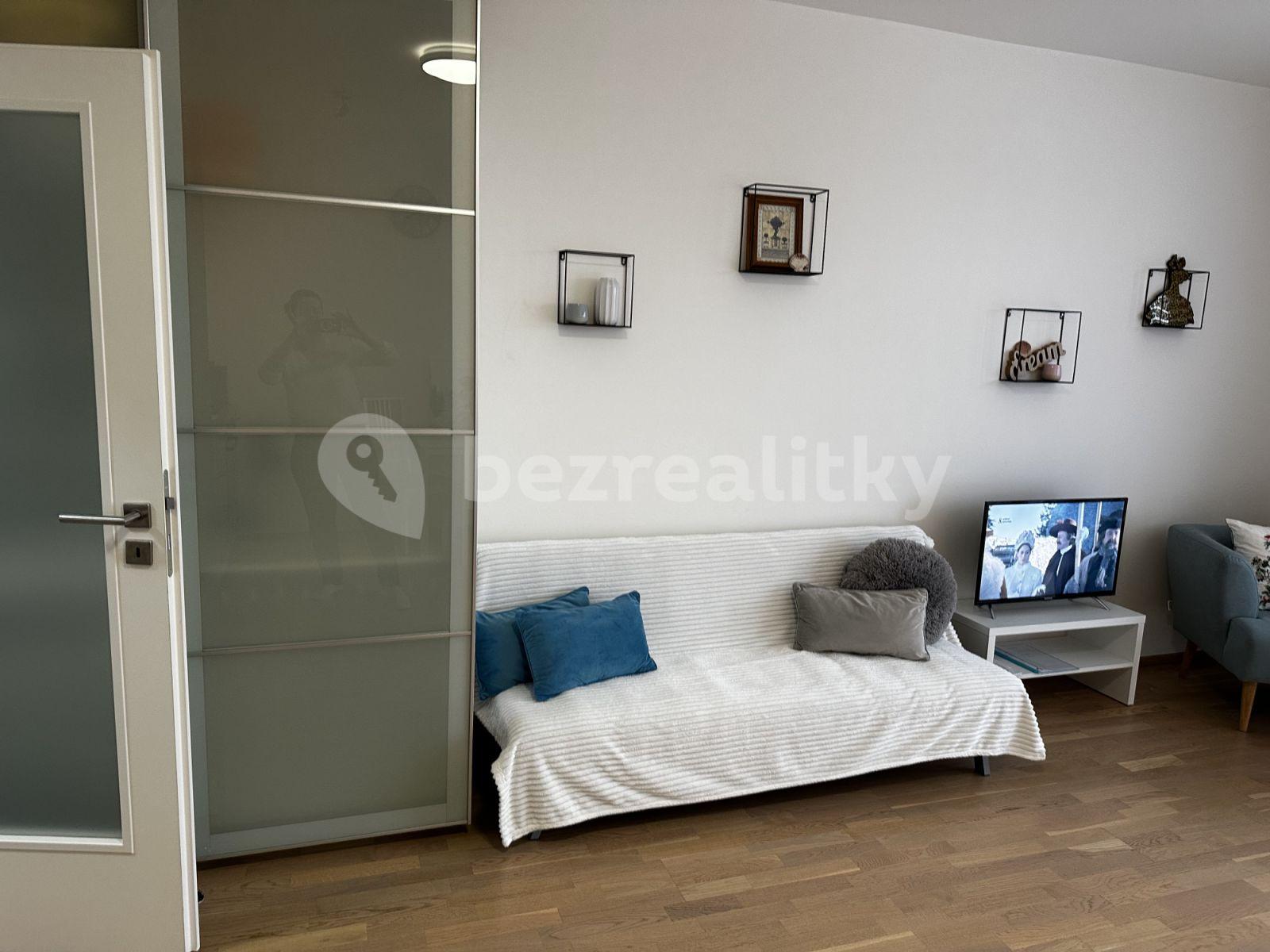 Prenájom bytu 2-izbový 37 m², Učňovská, Praha, Praha