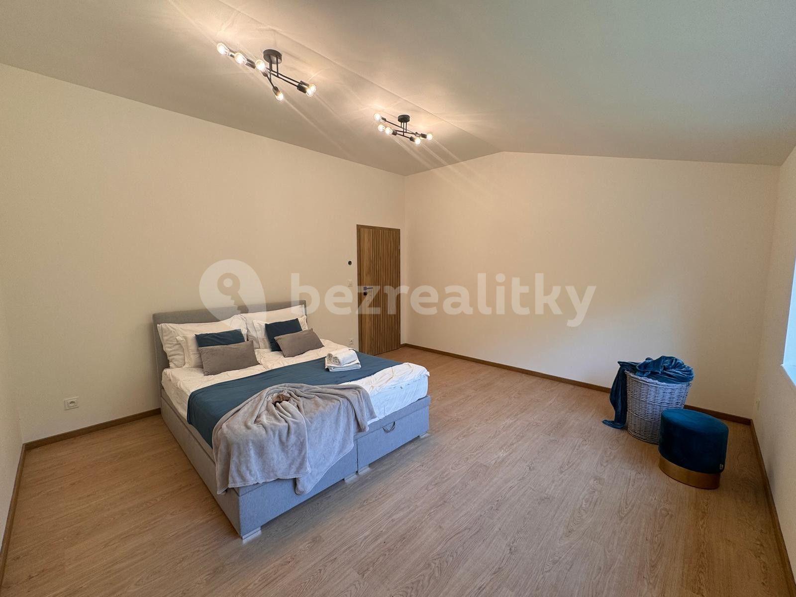 Predaj domu 196 m², pozemek 879 m², U Lesíka, Nová Ves, Středočeský kraj