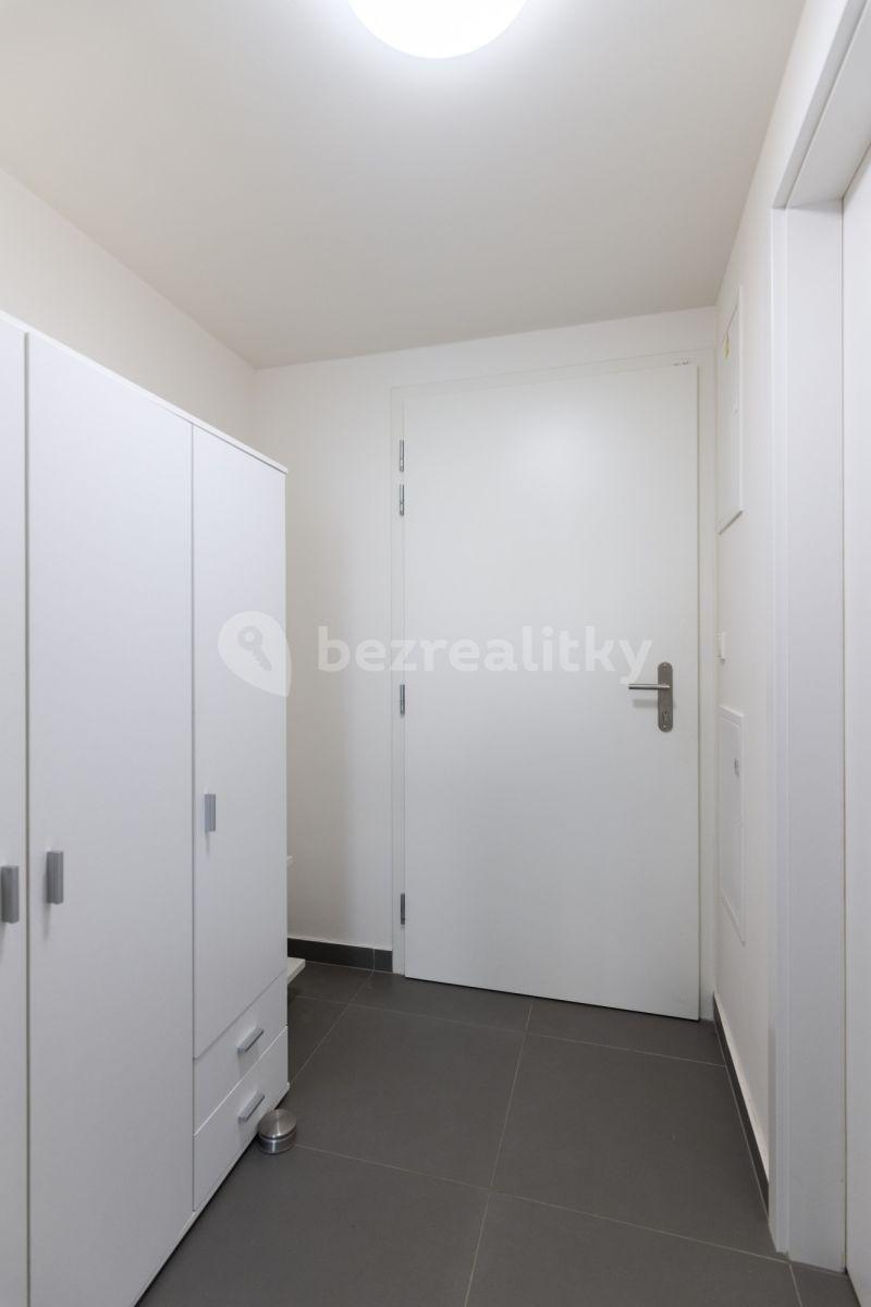 Prenájom bytu 1-izbový 35 m², Hlaváčkova, Praha, Praha