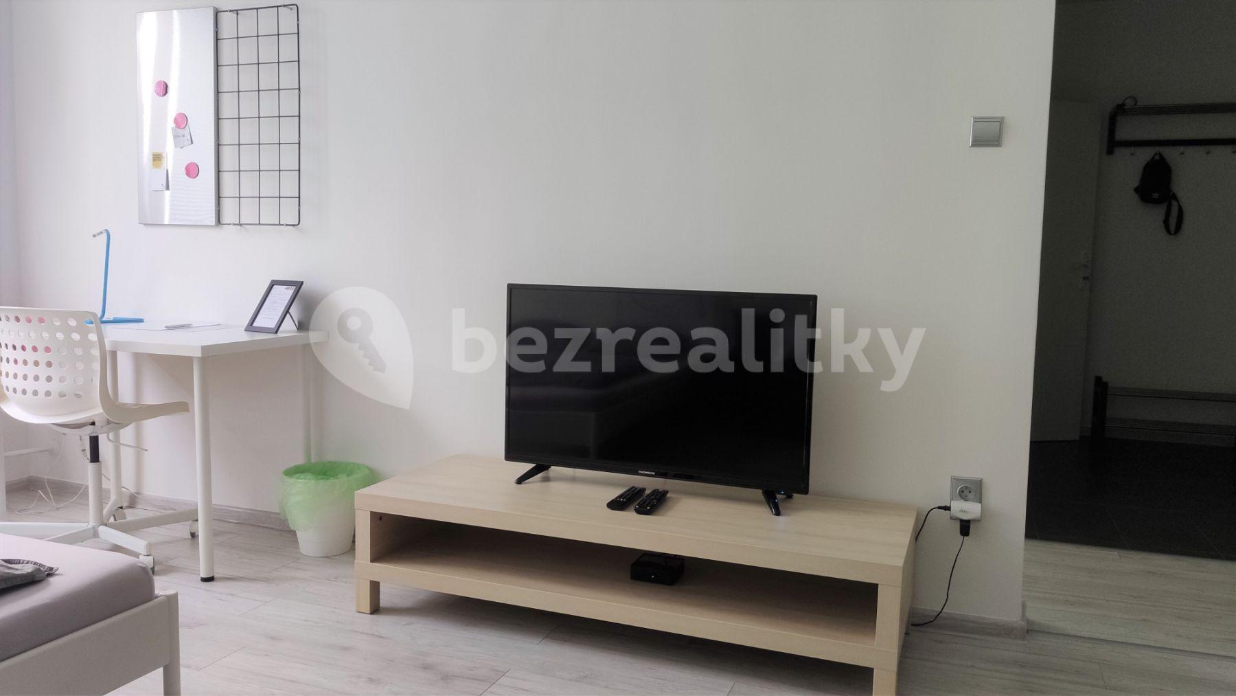 Prenájom bytu 1-izbový 40 m², Mamateyova, Petržalka, Bratislavský kraj