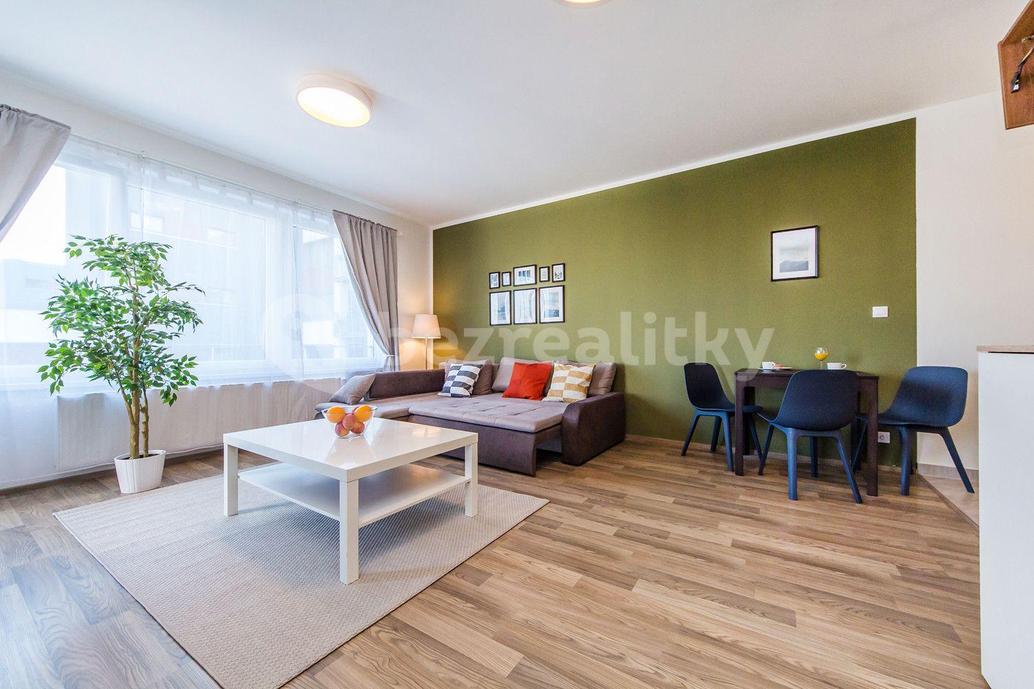 Prenájom bytu 2-izbový 65 m², Švehlova, Praha, Praha