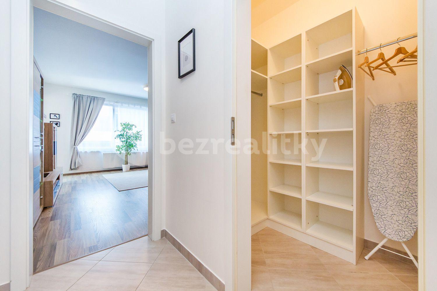 Prenájom bytu 2-izbový 65 m², Švehlova, Praha, Praha