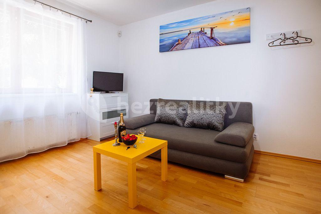 Prenájom bytu 2-izbový 60 m², Lublaňská, Praha, Praha