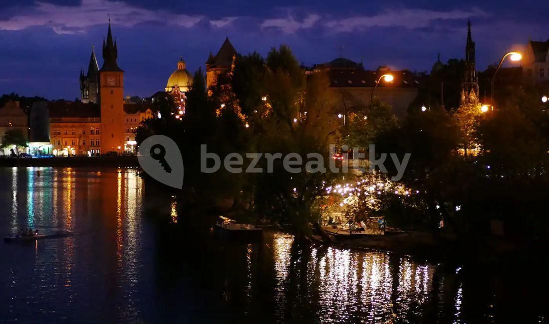 Prenájom bytu 1-izbový 35 m², Konviktská, Praha, Praha