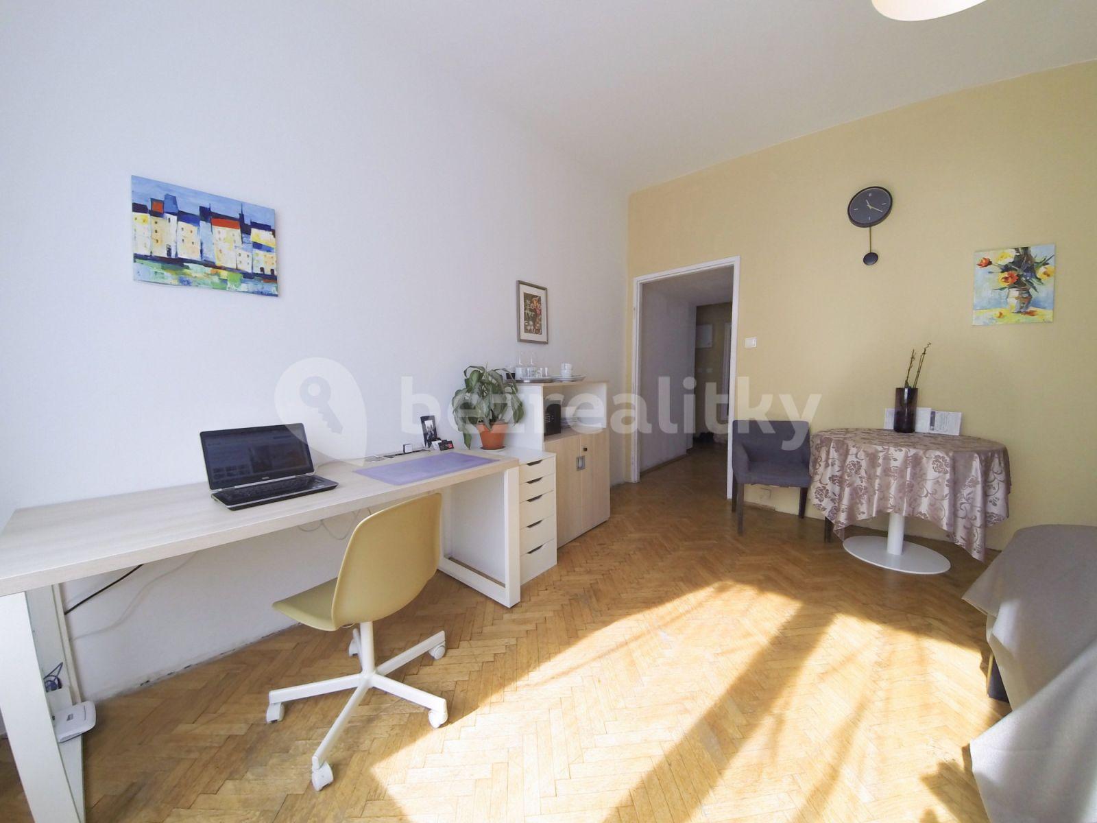 Prenájom bytu 1-izbový 35 m², Konviktská, Praha, Praha