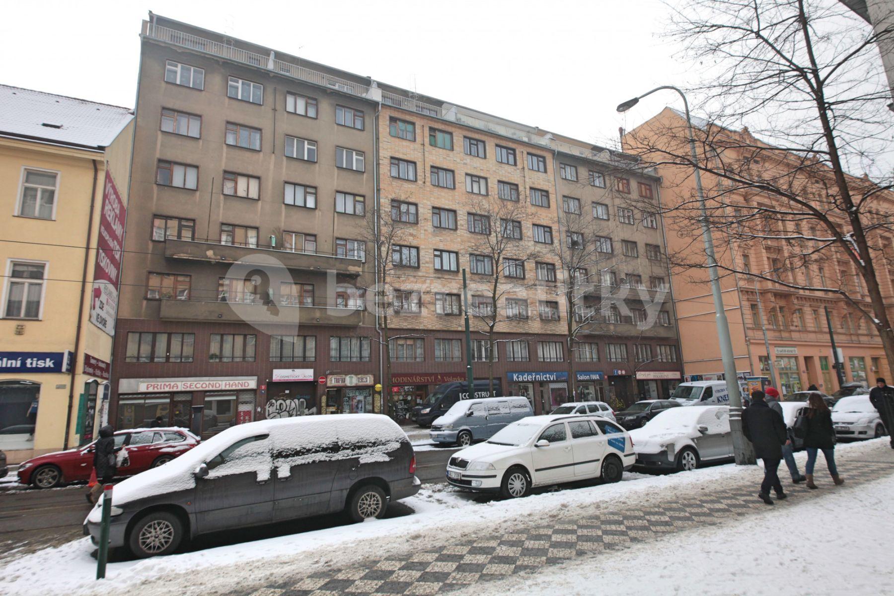 Prenájom bytu 1-izbový 33 m², Sokolovská, Praha, Praha