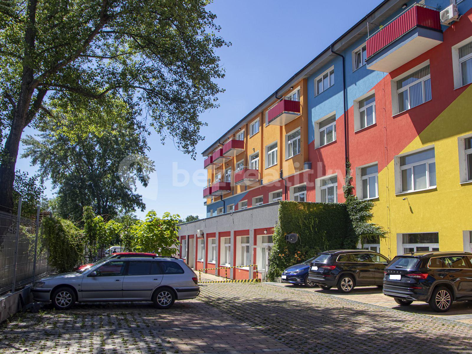 Prenájom kancelárie 32 m², Třebohostická, Praha, Praha