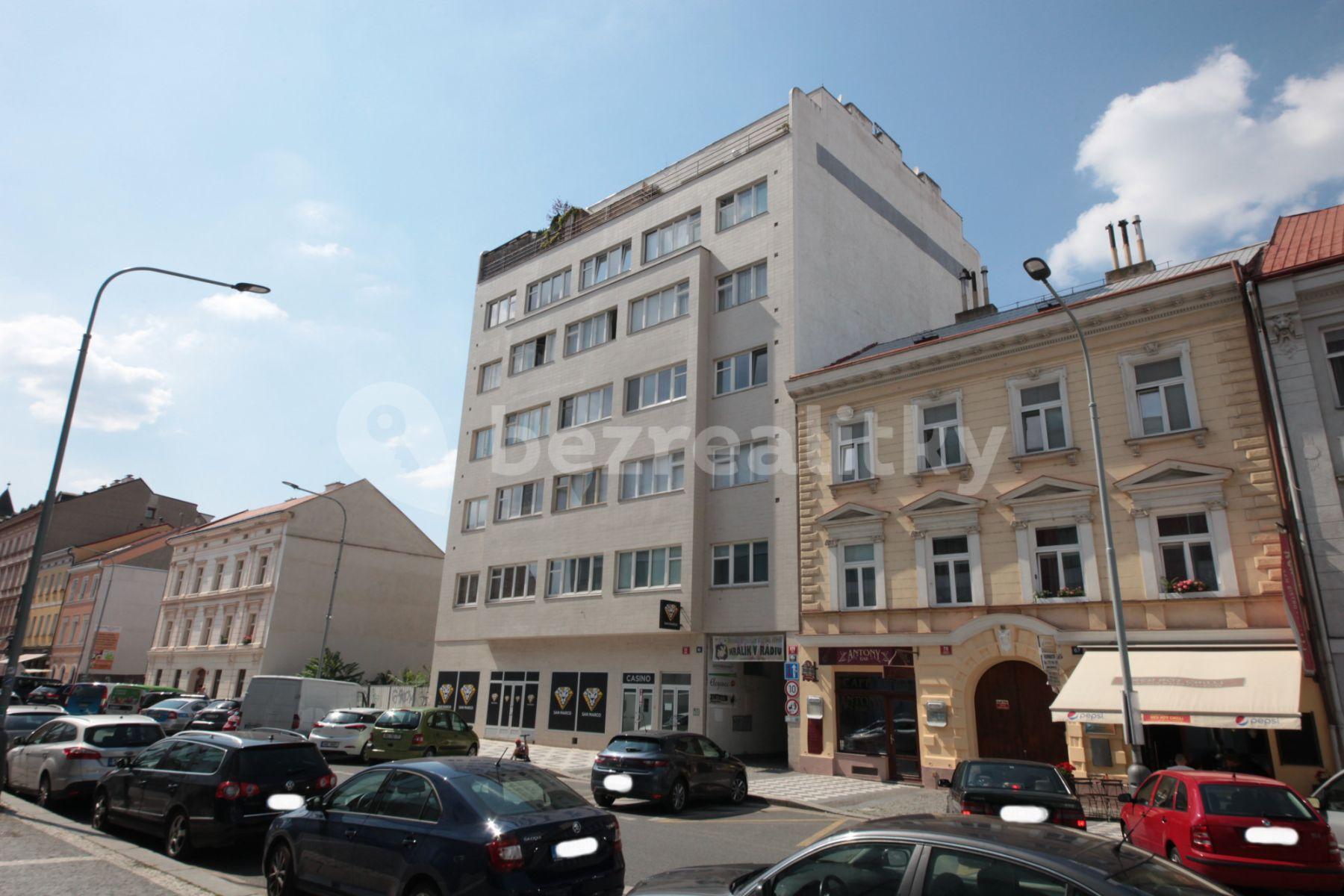 Prenájom bytu 3-izbový 88 m², Křižíkova, Praha, Praha