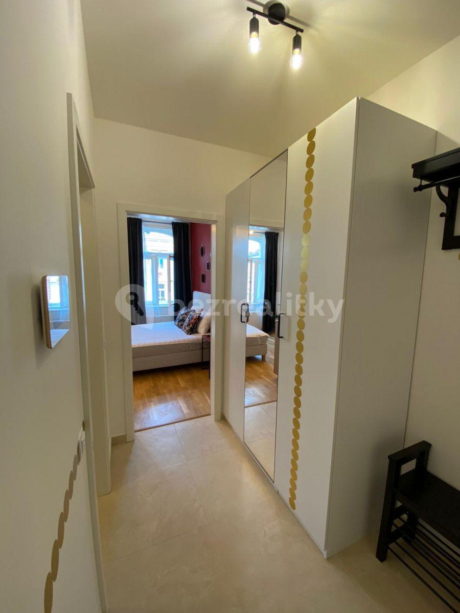 Prenájom bytu 1-izbový 24 m², Tyršova, Praha, Praha