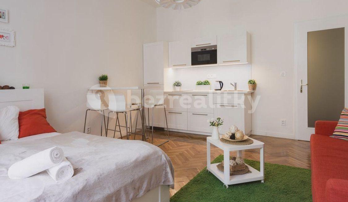 Prenájom bytu 1-izbový 32 m², Šimáčkova, Praha, Praha