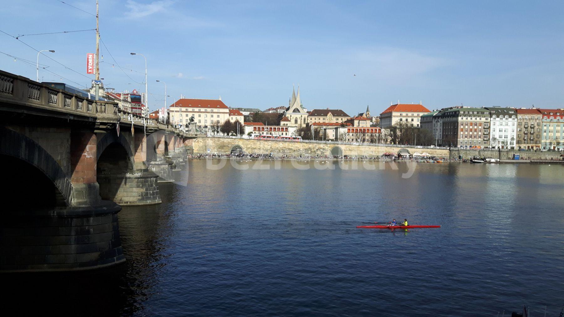 Prenájom bytu 2-izbový 56 m², Vltavská, Praha, Praha