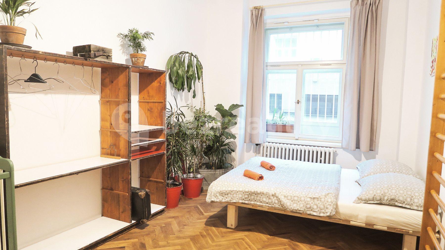 Prenájom bytu 1-izbový 86 m², Přemyslovská, Praha, Praha