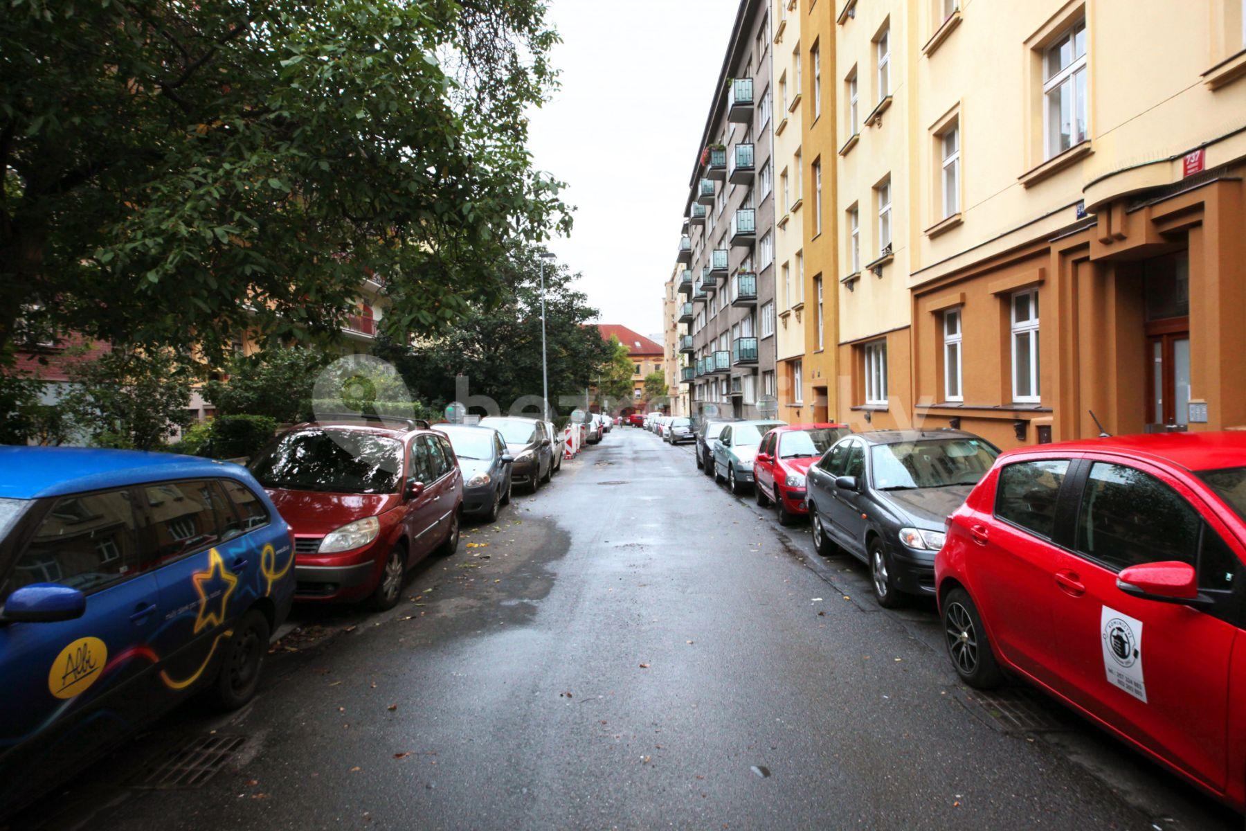 Prenájom bytu 1-izbový 34 m², Bulharská, Praha, Praha