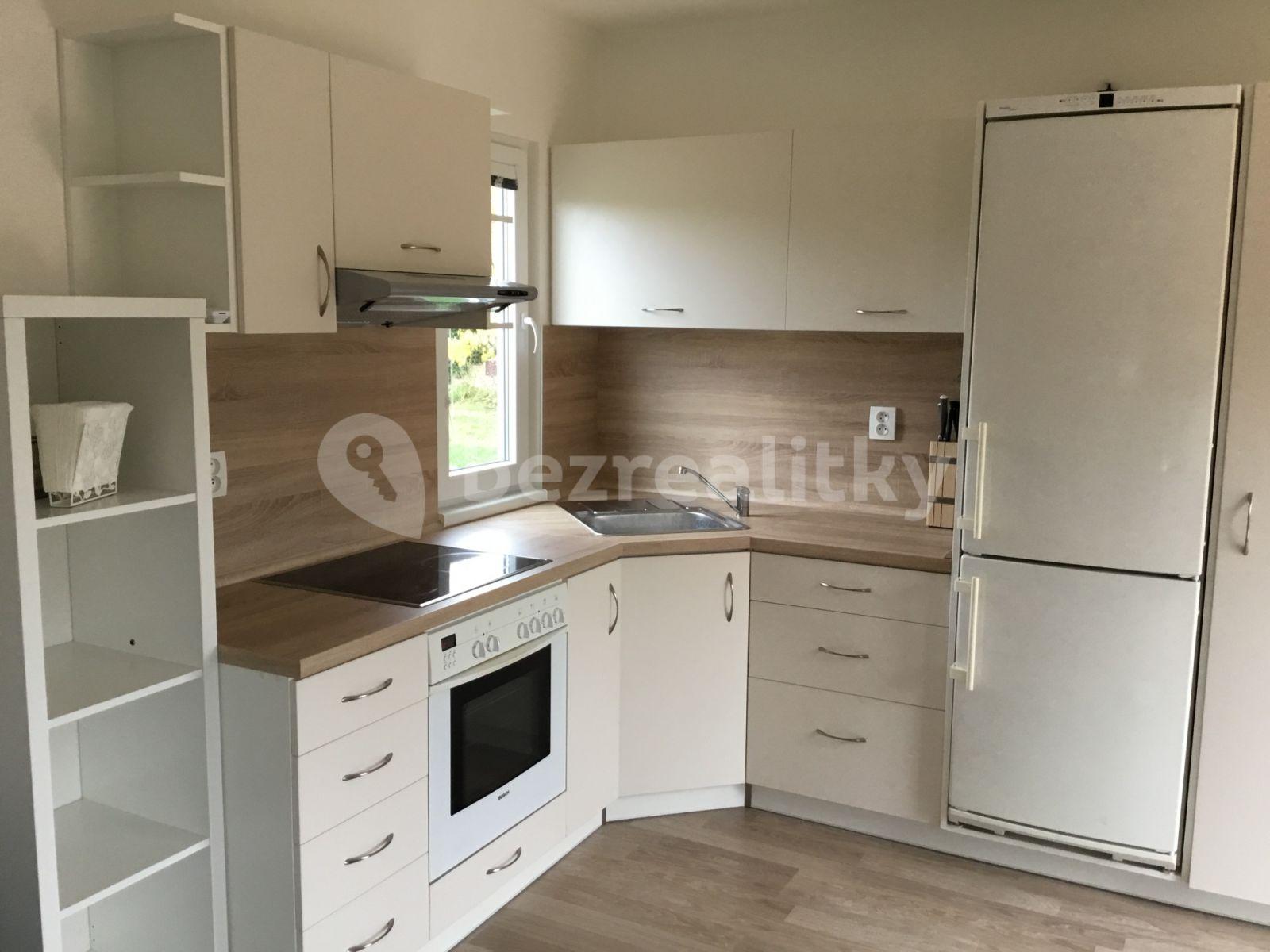 Prenájom bytu 3-izbový 48 m², V Cestách, Šestajovice, Středočeský kraj