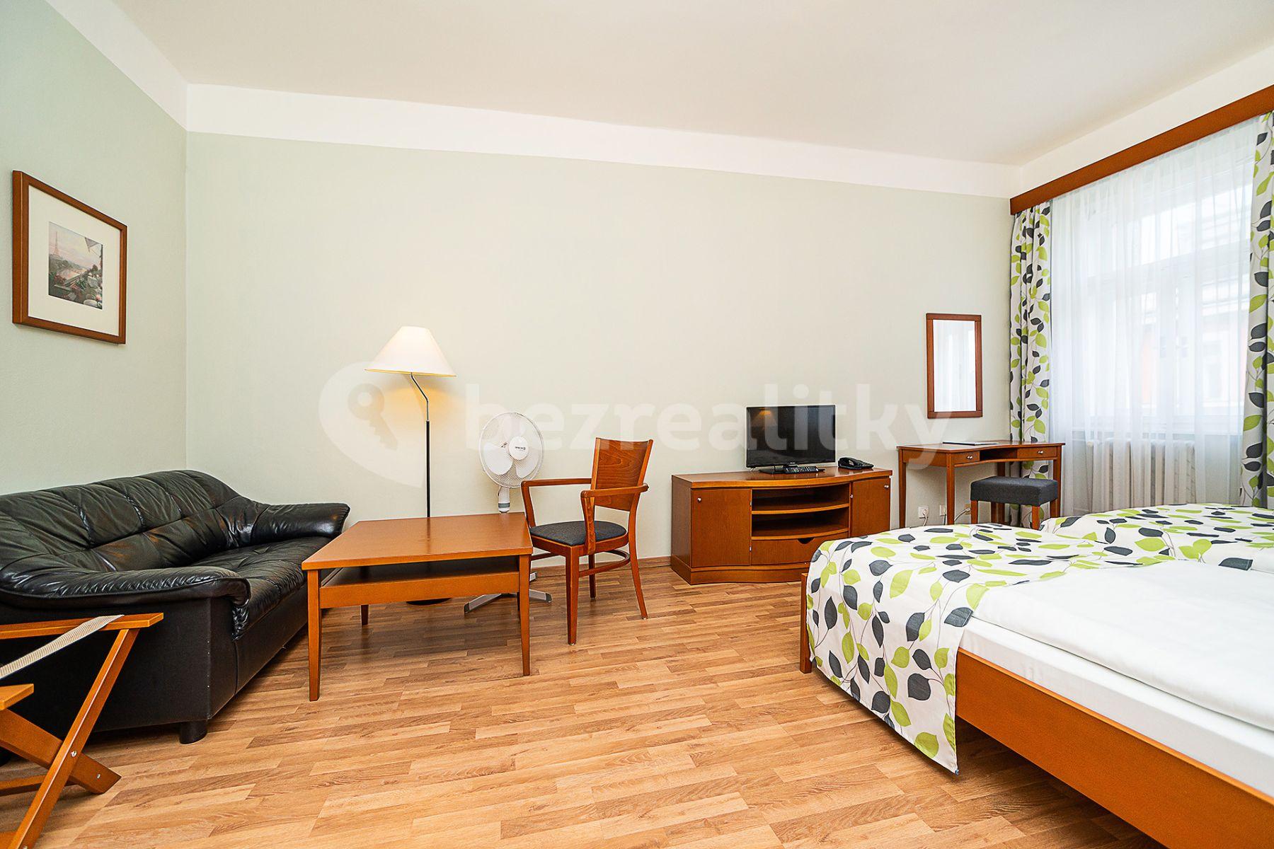 Prenájom bytu 1-izbový 27 m², Americká, Praha, Praha