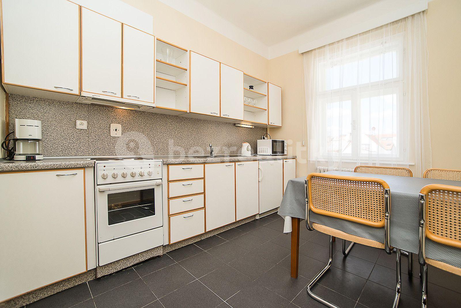 Prenájom bytu 3-izbový 72 m², Americká, Praha, Praha