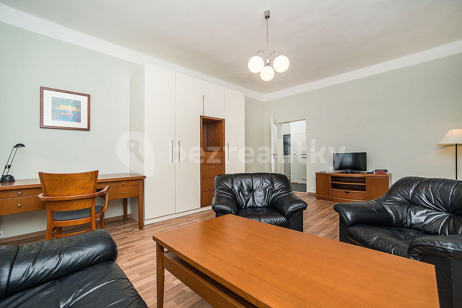 Prenájom bytu 3-izbový 72 m², Americká, Praha, Praha