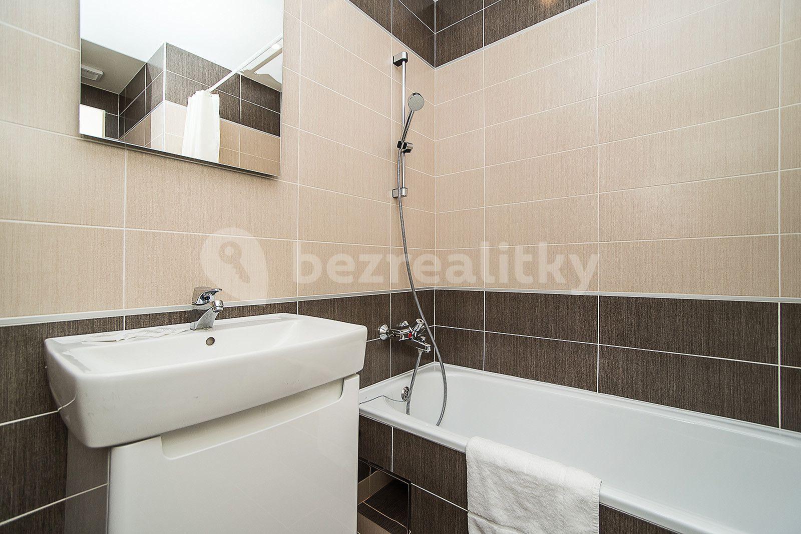 Prenájom bytu 3-izbový 72 m², Americká, Praha, Praha