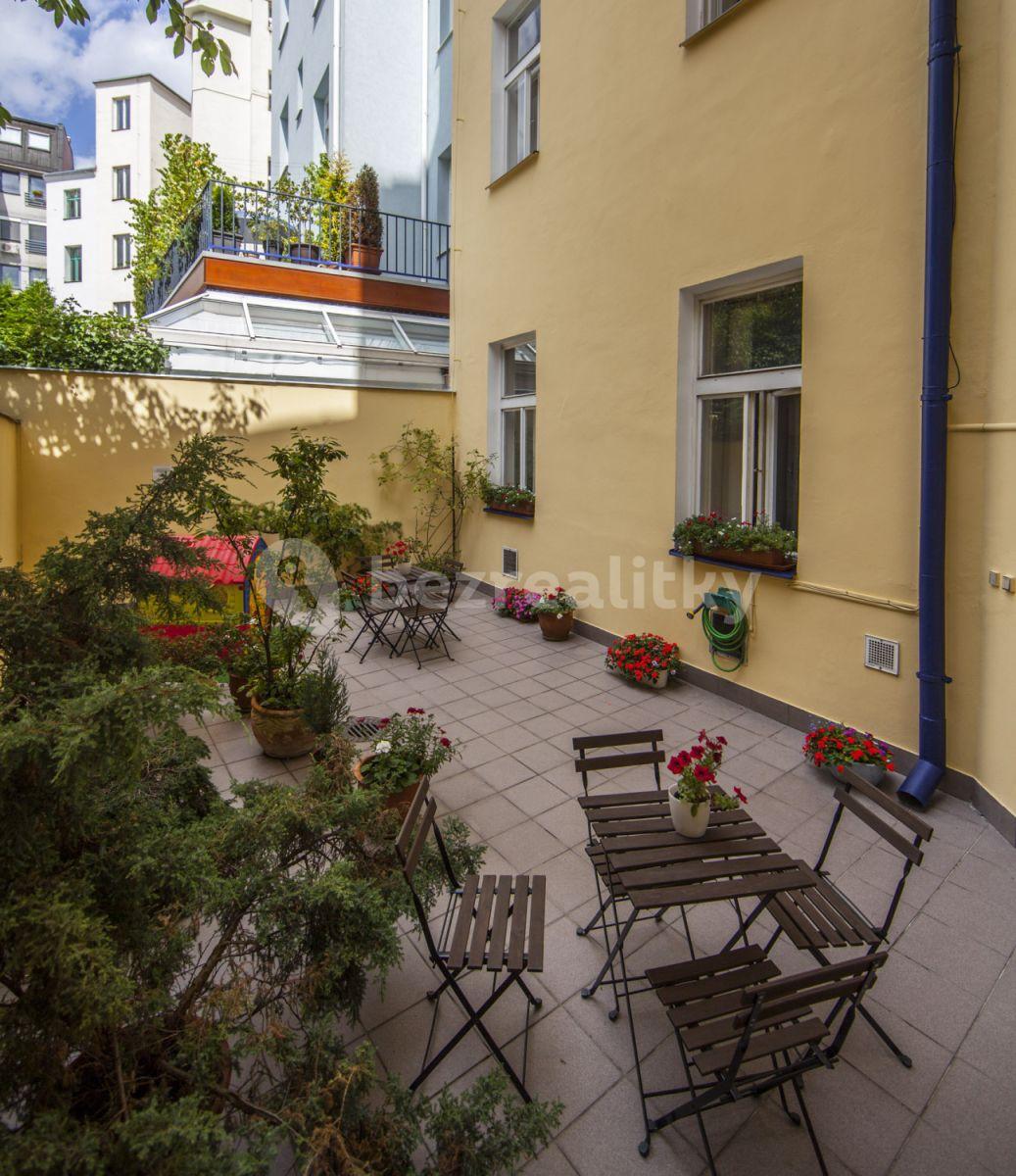 Prenájom bytu 3-izbový 72 m², Americká, Praha, Praha