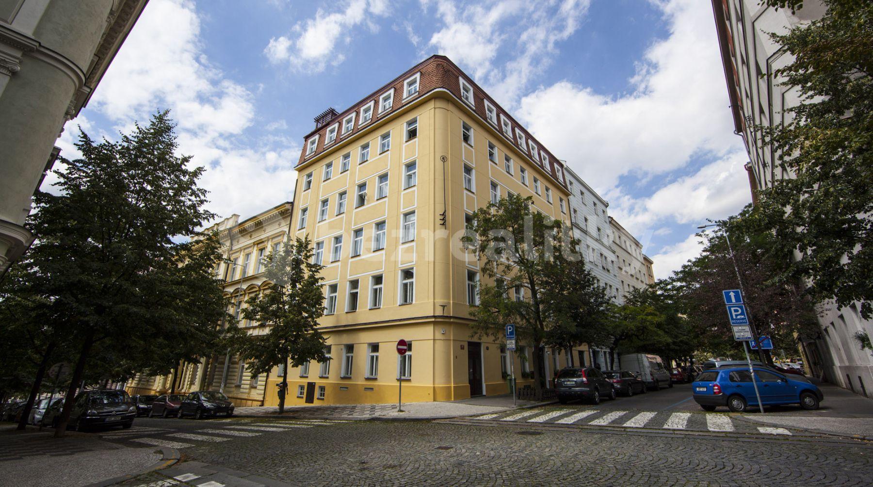 Prenájom bytu 3-izbový 72 m², Americká, Praha, Praha