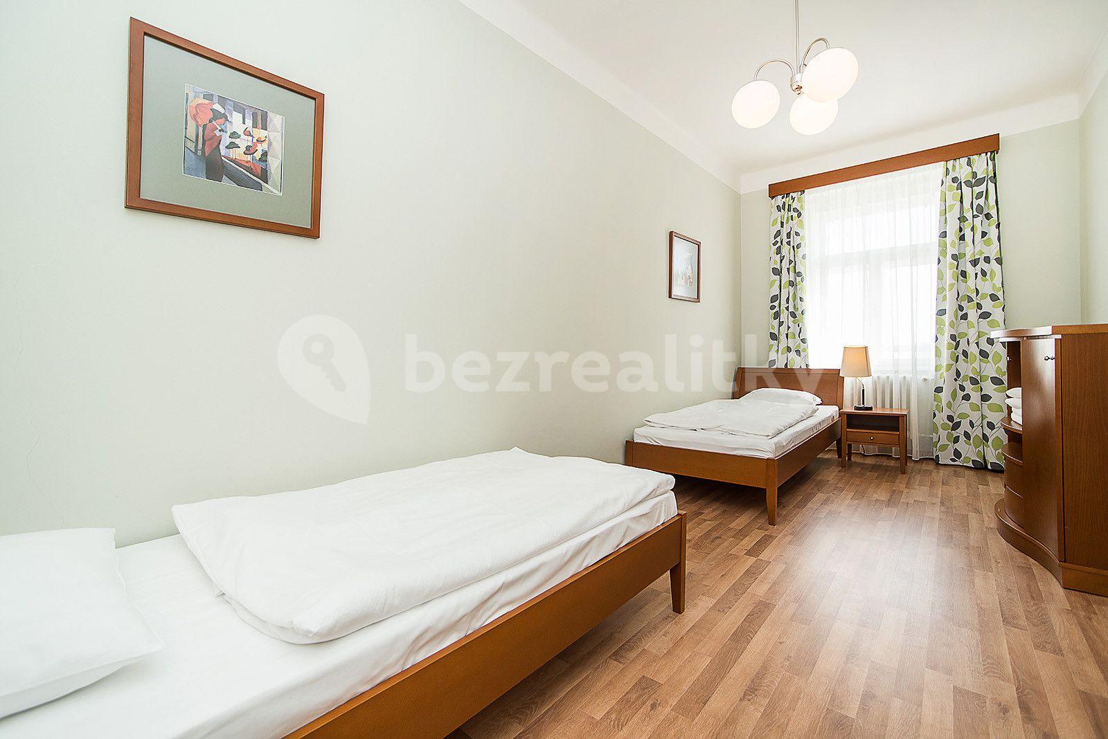 Prenájom bytu 3-izbový 72 m², Americká, Praha, Praha