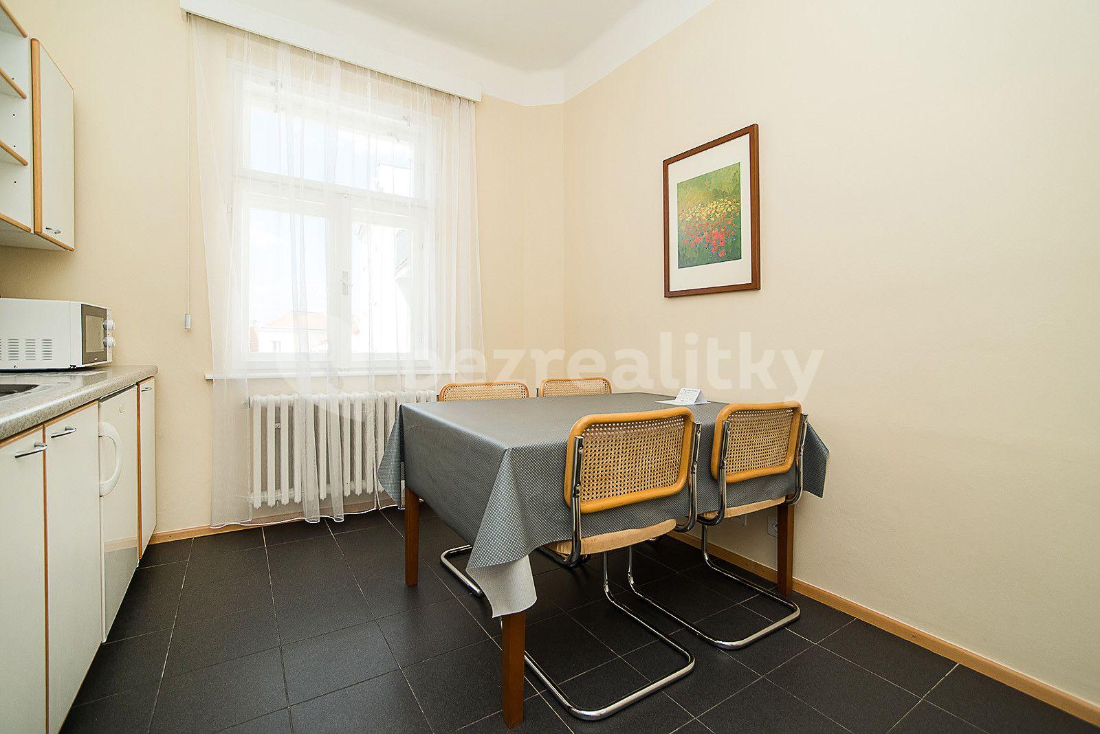 Prenájom bytu 3-izbový 72 m², Americká, Praha, Praha