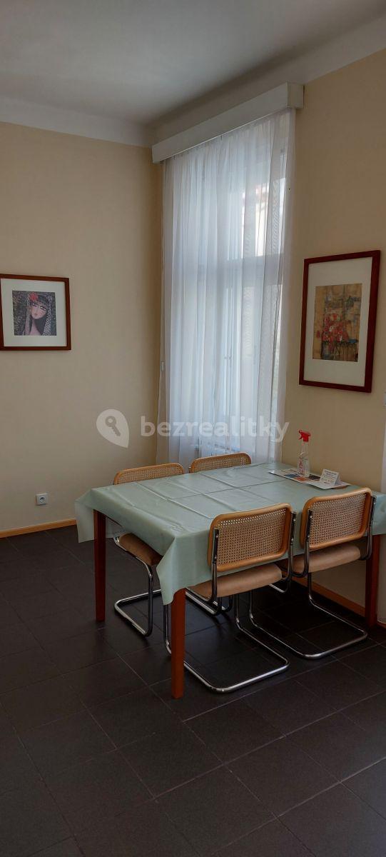 Prenájom bytu 1-izbový 43 m², Americká, Praha, Praha