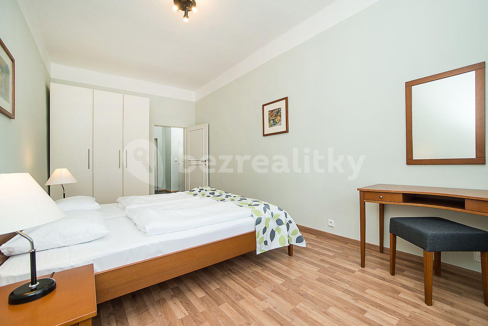 Prenájom bytu 1-izbový 43 m², Americká, Praha, Praha