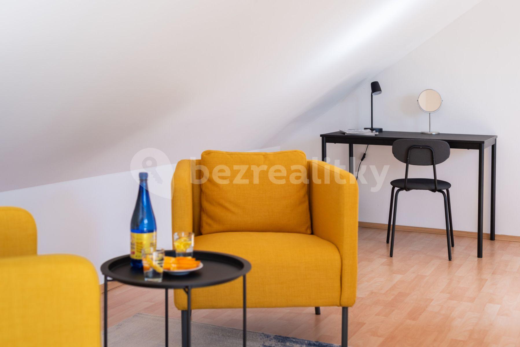 Prenájom bytu 5-izbový 90 m², Grafická, Praha, Praha