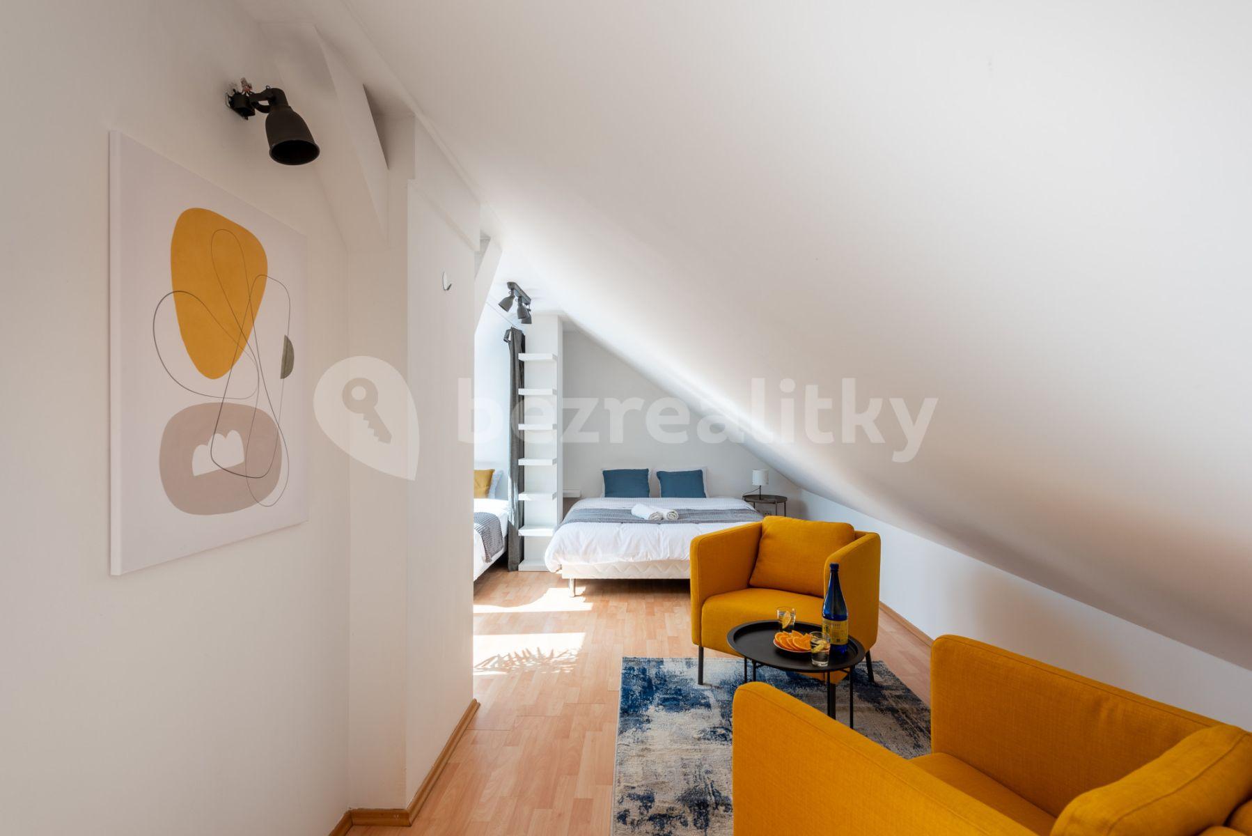 Prenájom bytu 5-izbový 90 m², Grafická, Praha, Praha