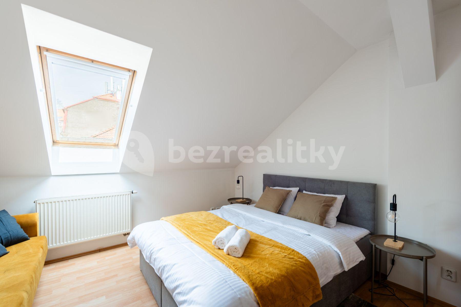 Prenájom bytu 5-izbový 90 m², Grafická, Praha, Praha