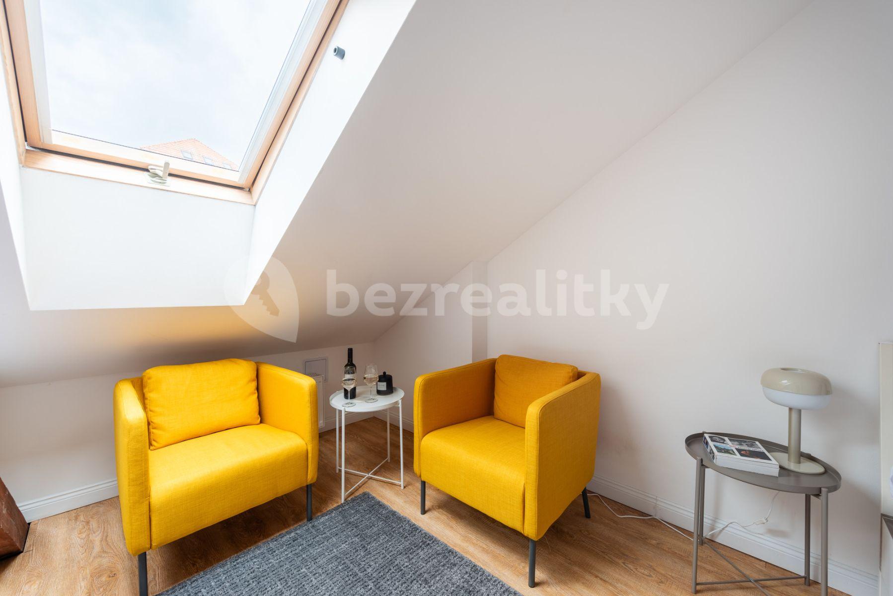 Prenájom bytu 3-izbový 75 m², Plzeňská, Praha, Praha