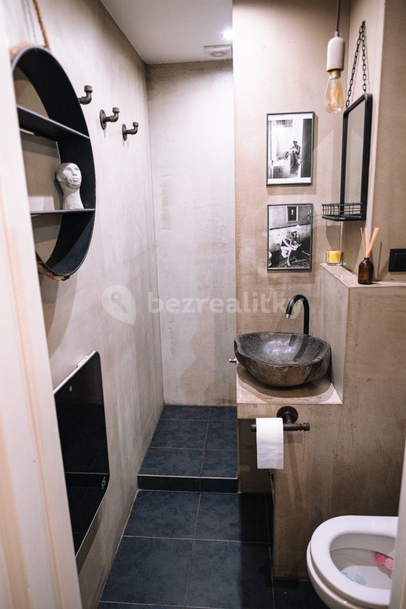 Predaj bytu 2-izbový 57 m², U Kublova, Praha, Praha