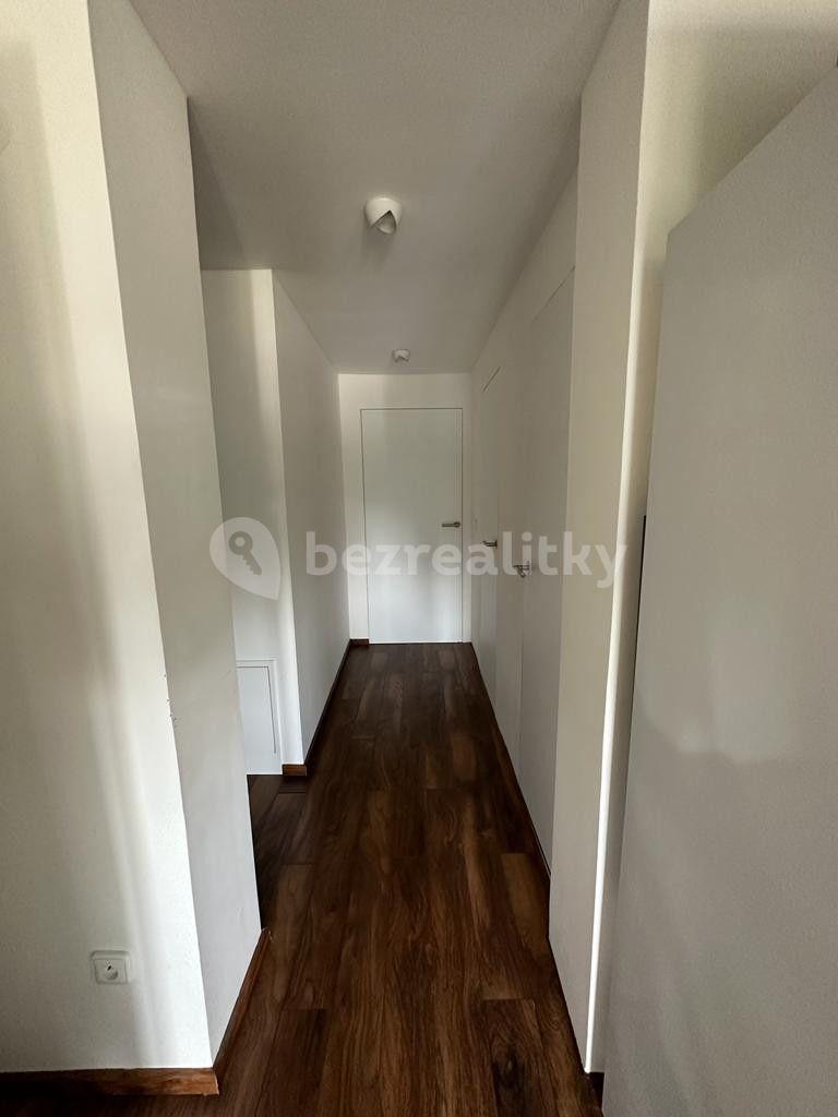 Prenájom bytu 2-izbový 56 m², Klapkova, Praha, Praha